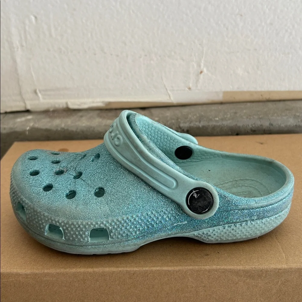 Kids Girls Crocs Shoes Slippers size C11 Used